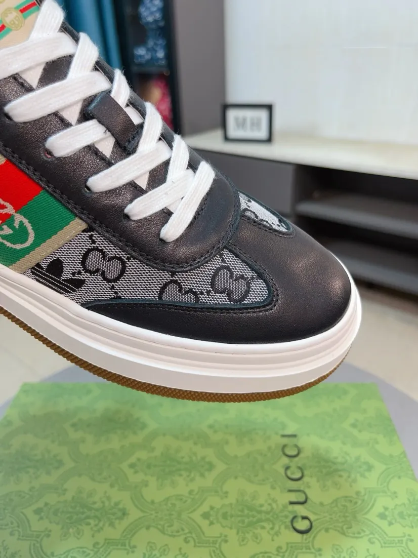 Men's shoes 💰420🌹🌹[GUCCI] Gucci's new lace-up casual men's shoes are on the market first, and the materials and workmanship are superior to all versions on the market. The highest quality shipped first-layer cowhide with imported original perforated materials➕genuine leather lining, privately molded soft outsole, high foot comfort, imported special materials highlight the brand's unique charm, high-end customization 38-44
